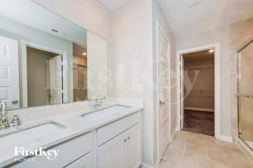 Building Photo - 2273 S Bingham Pl