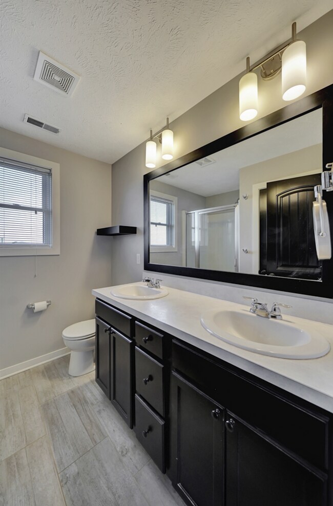 Building Photo - 7339 Yankee Woods Dr