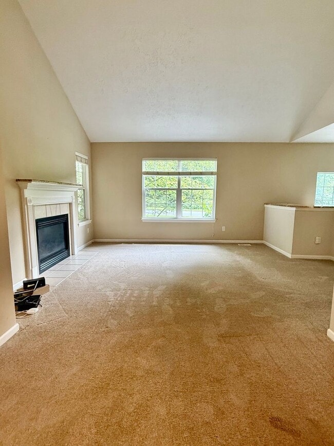 Building Photo - Three Bedroom Condo in Kalamazoo