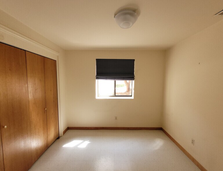 Building Photo - 106 Genesee Ct