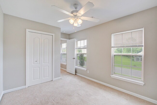 Building Photo - 202 Seneca River Dr