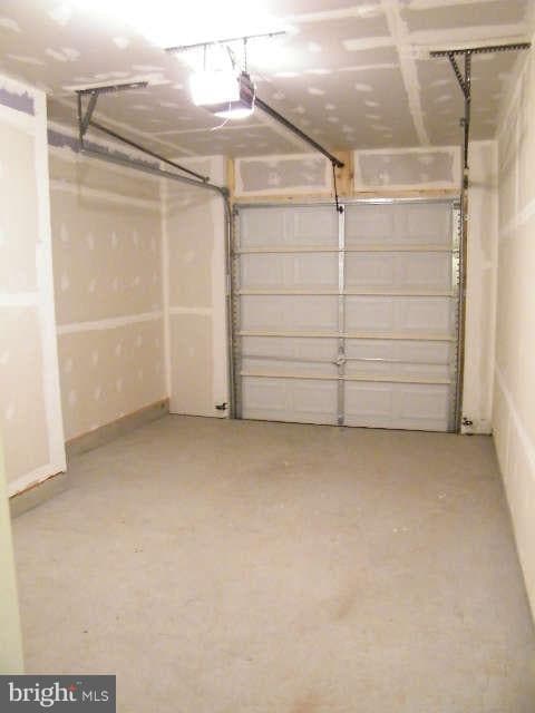 Building Photo - 42577 Burbank Terrace