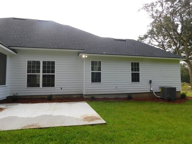 Building Photo - Grove Point Beauty