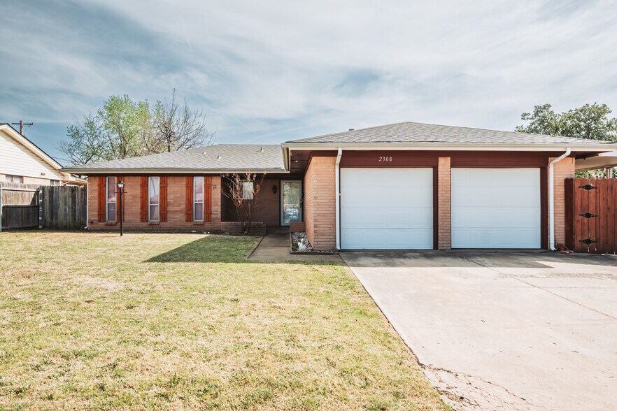 Building Photo - 2308 SW 76th St