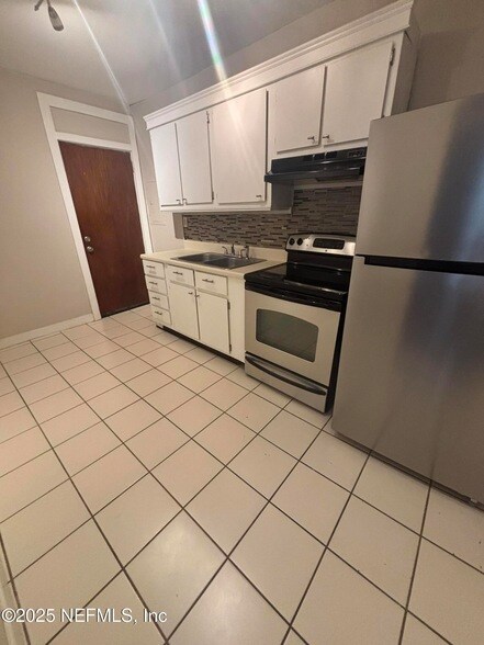Building Photo - 2752 Herschel St