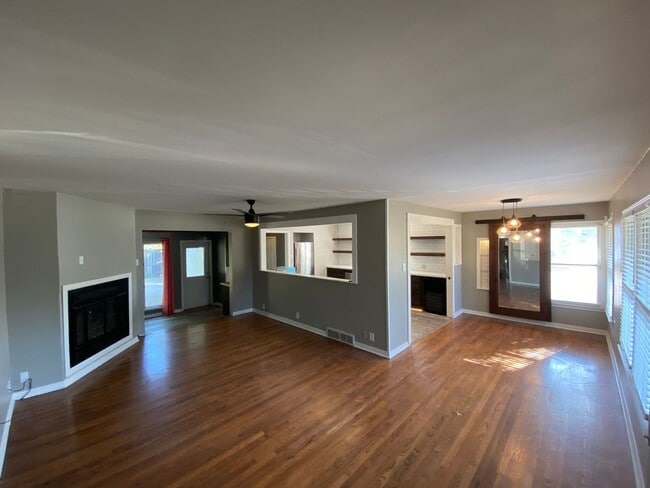 Building Photo - BEAUTIFUL 3 Bedroom 2 Bath  home + Office ...