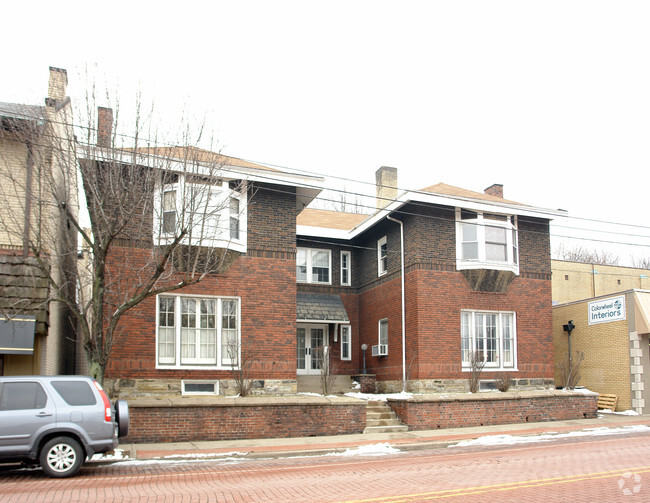 Primary Photo - 322-324 Allegheny River Blvd