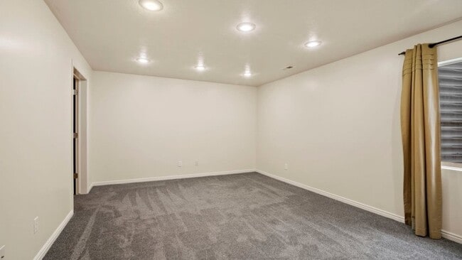Building Photo - 10828 Wynview Ln