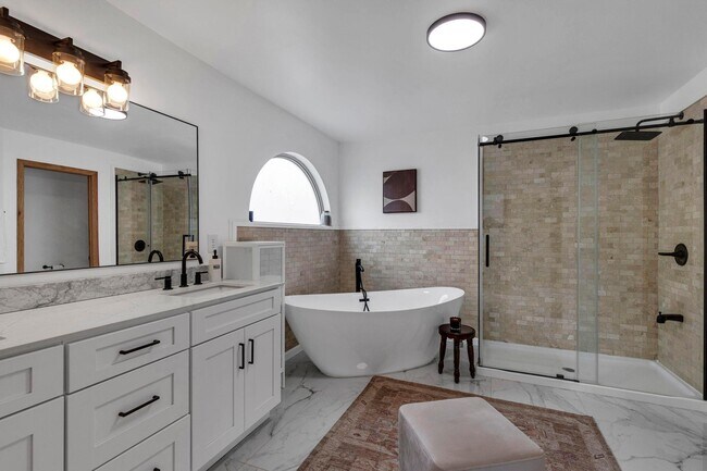 Building Photo - 2639 Berber St