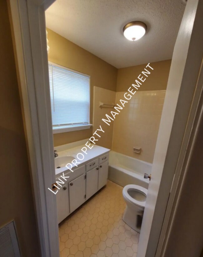 Building Photo - 4911 Marylin Ln