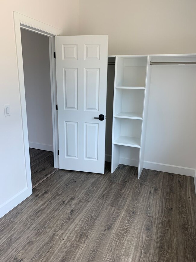 Building Photo - Breathtaking Paradise Retreat: Modern Home with Stunning Canyon Views and Next to Billie Park!