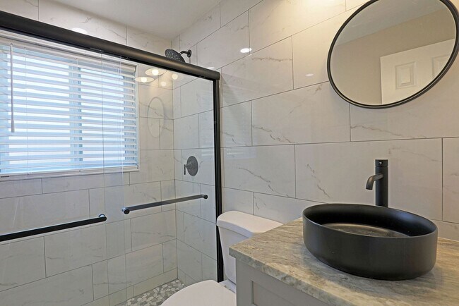 Building Photo - AVAILABLE NOW