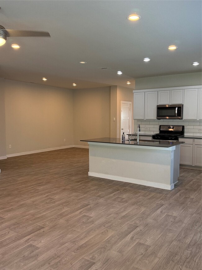 Building Photo - 12378 New River Trl