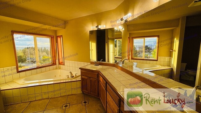 Building Photo - Browns Point View Home in Harbor Ridge | Large Yard | Beautiful View