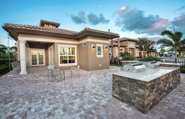 Building Photo - 1040 Eucalyptus Dr