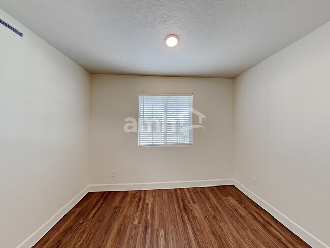 Building Photo - 11128 S Seagrass Dr