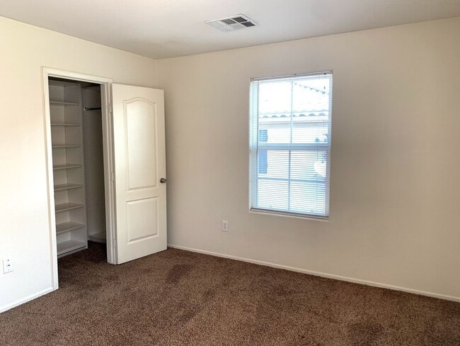 Building Photo - Ready for Move In