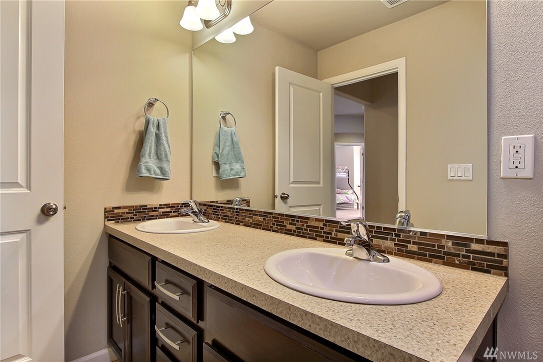 Building Photo - 8840 Jayden Dr NE