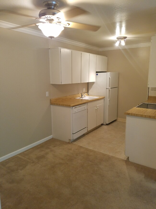 Building Photo - 1 Bed 1 Bath Condo In Walnut Creek