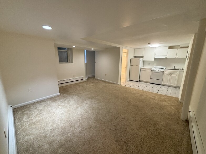 Building Photo - 1247 Beacon St