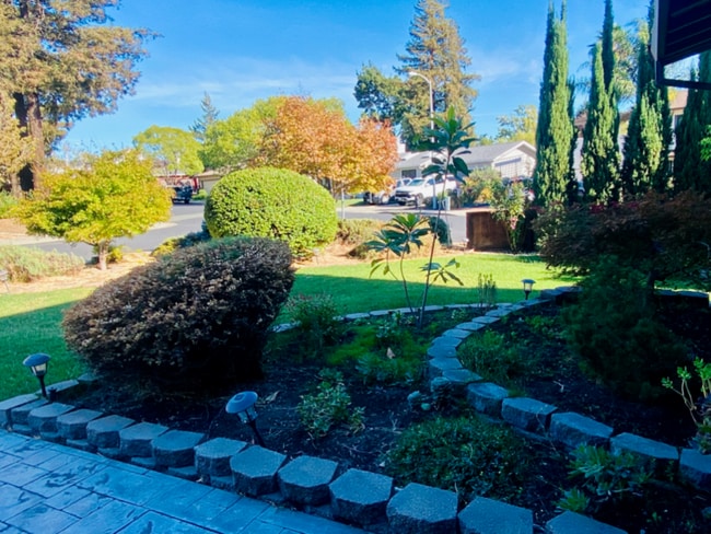 Building Photo - 1757 Burbank Ct