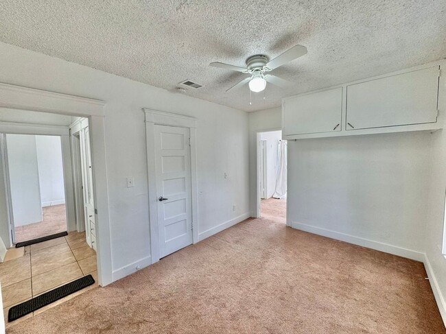 Building Photo - 1554 E Woodbury Rd