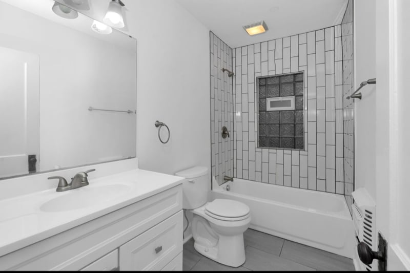 Building Photo - 1479 Bryden Rd