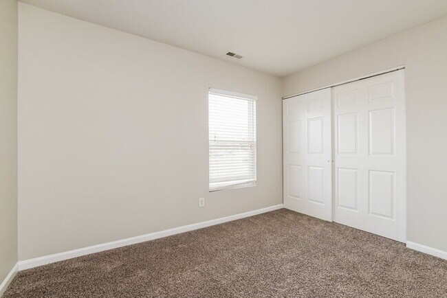 Building Photo - 141 Bellfare Dr