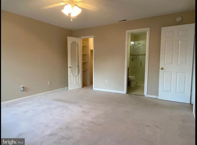 Building Photo - 6 Rittenhouse Ct