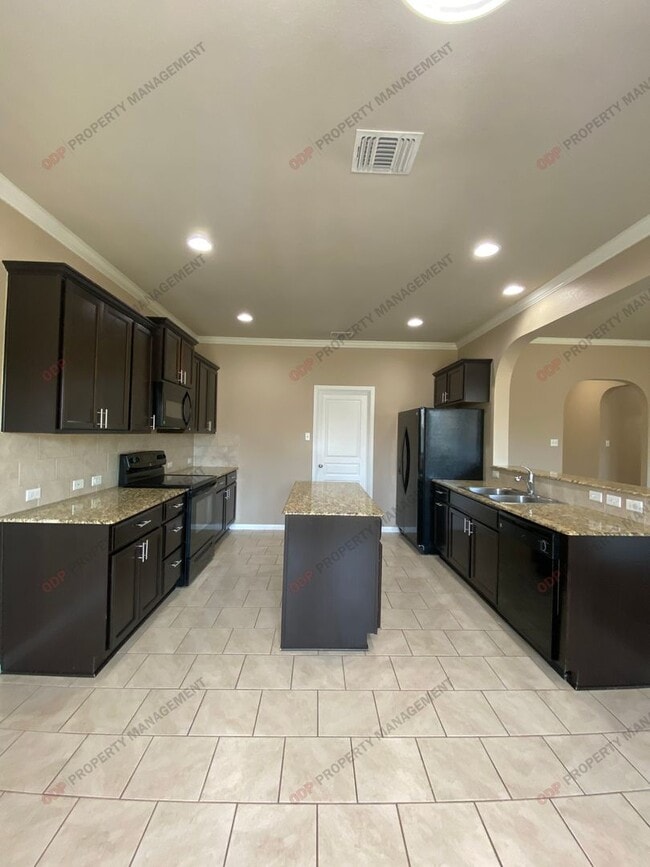 Building Photo - 513 Wedgwood Dr