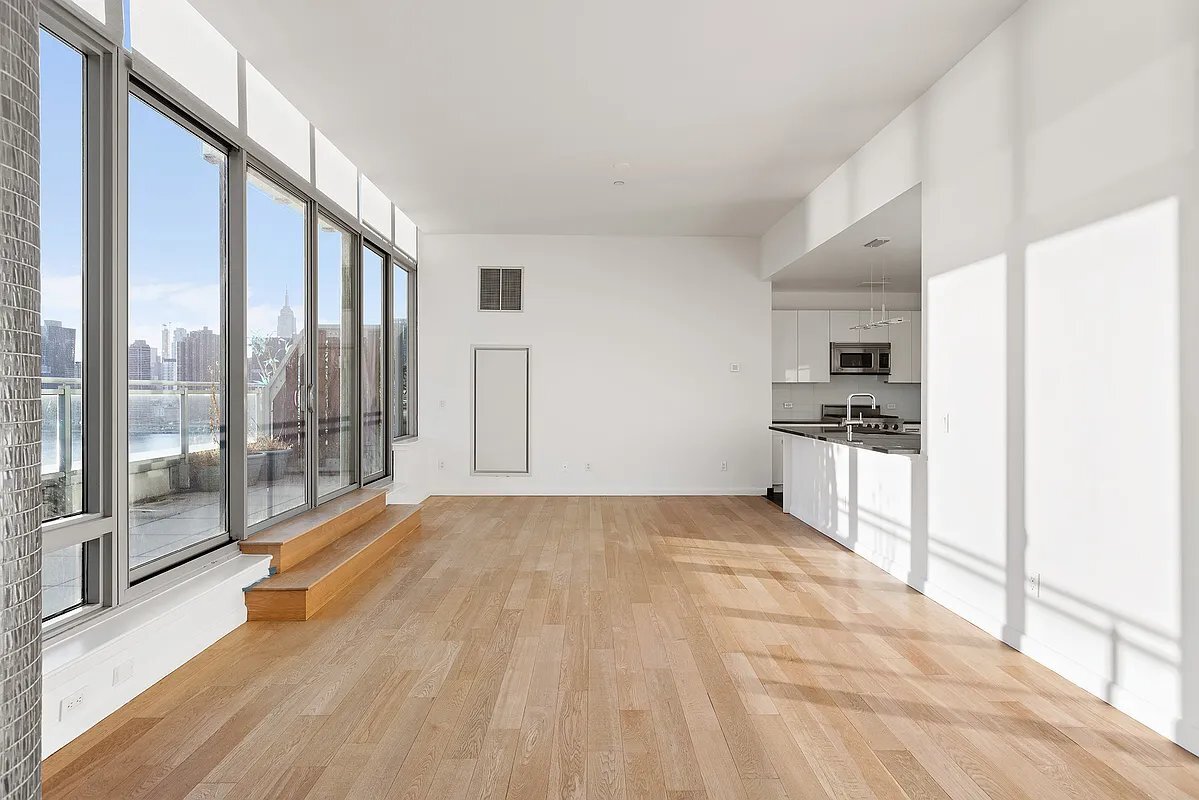 Building Photo - 46-10 Center Blvd