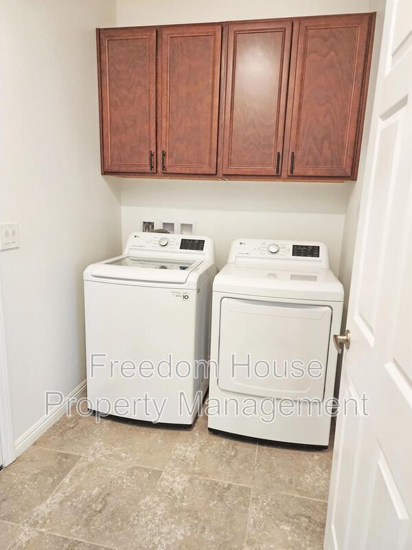 Building Photo - 3575 E Wallowa Dr
