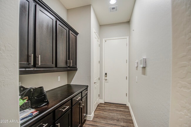 Building Photo - 3016 N Glenview