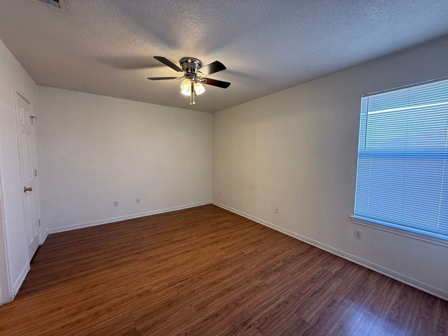 Building Photo - 1403 Dugger Cir