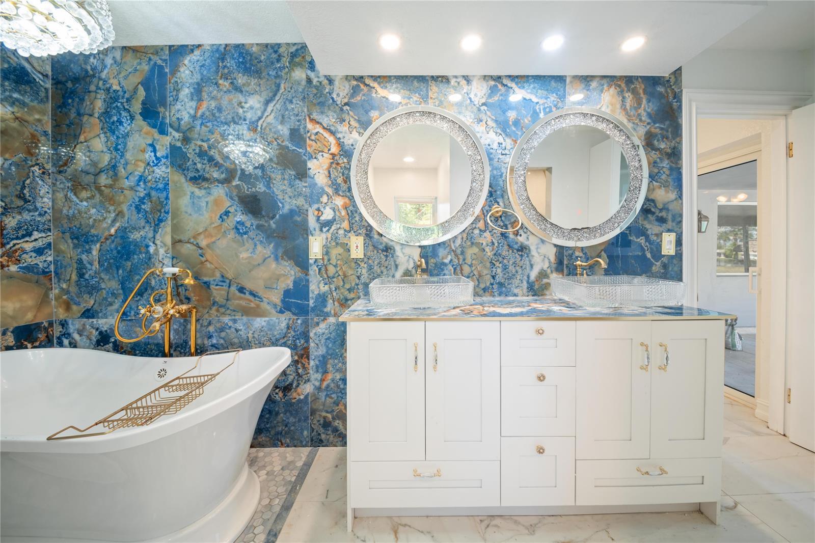 Building Photo - 16770 Lakeview Ct