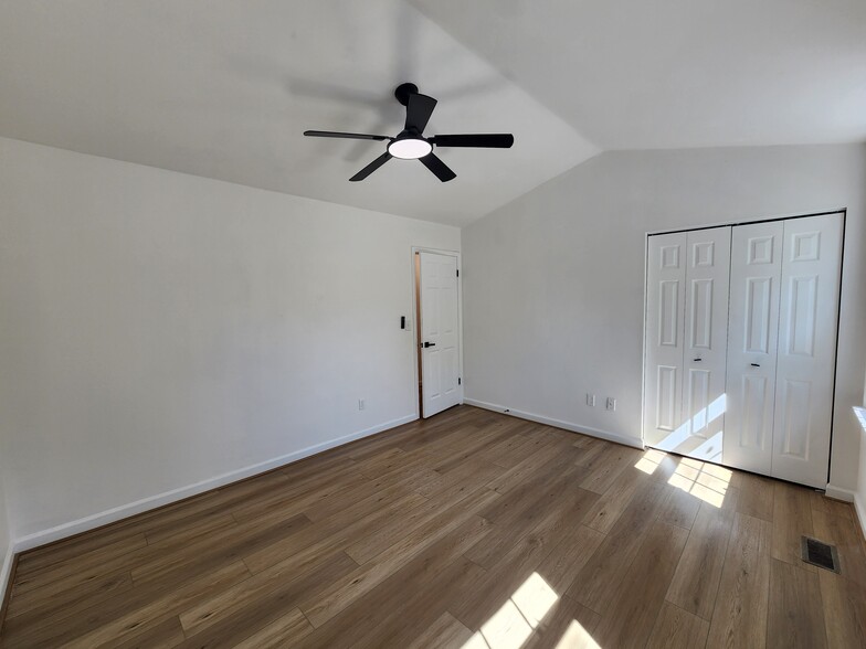 Building Photo - 1206 Caldwell Ct S