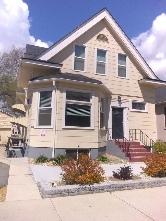 Primary Photo - Super Cute 1bd/1b- Downtown - Pet Friendly...