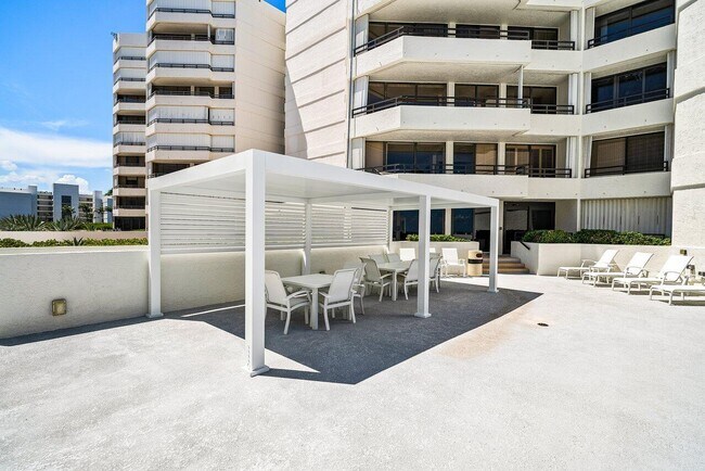 Building Photo - 3560 S Ocean Blvd