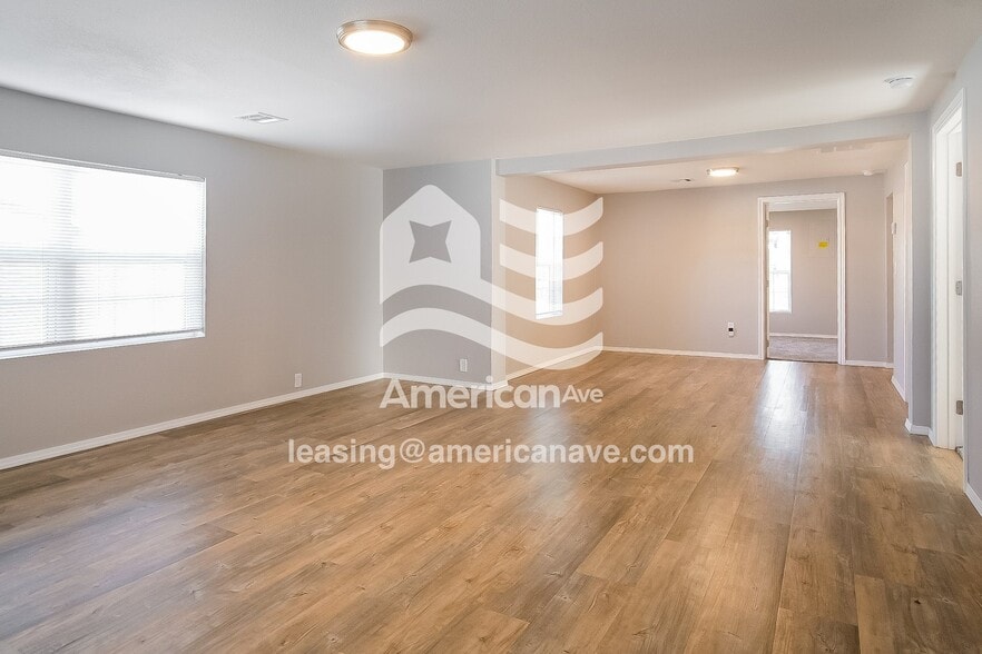 Building Photo - 1621 S Park St