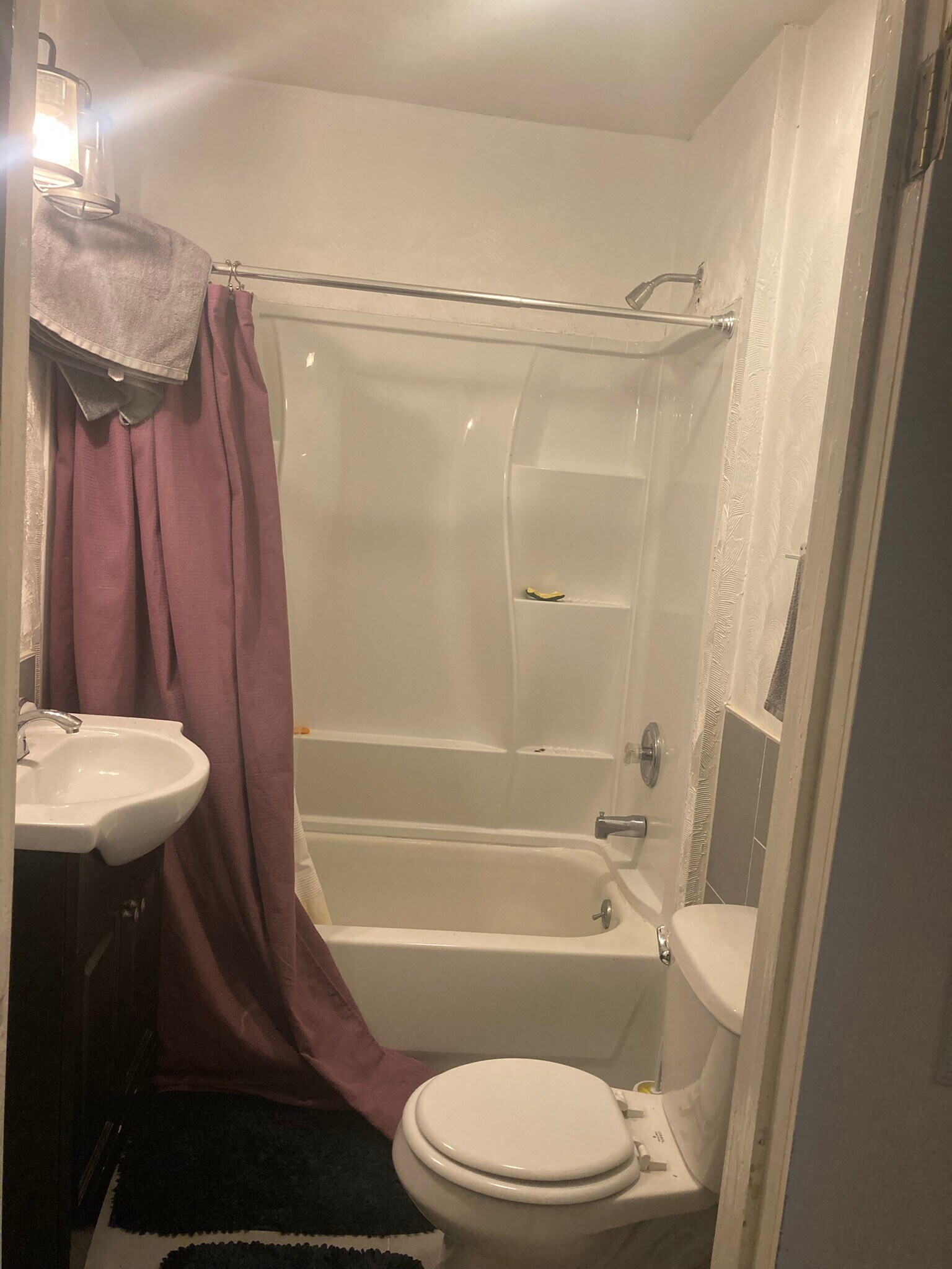 Building Photo - 5004 Euclid Ave