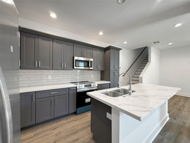 Building Photo - 5427 Bellfort Ave