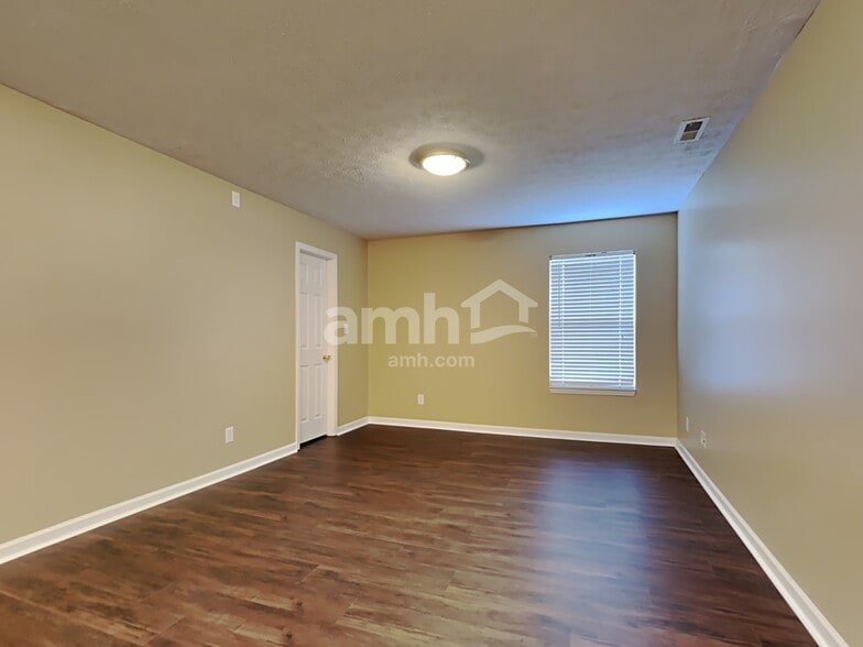 Building Photo - 1351 Blue Ridge Ln