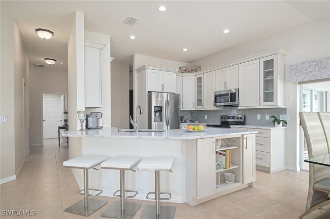 Building Photo - 2250 Grove Dr