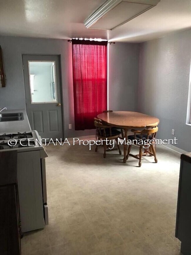 Building Photo - 1119 W Broadway St