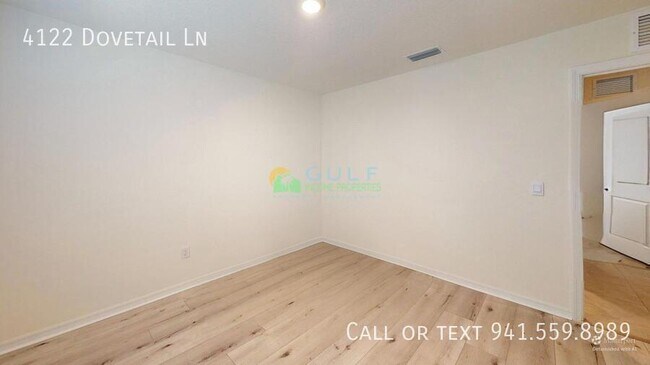 Building Photo - 4122 Dovetail Ln