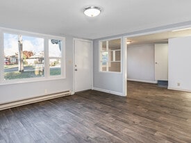 Building Photo - 540 SE 151st Ave