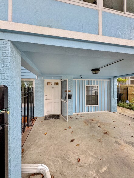 Building Photo - 2014 Lowerline St