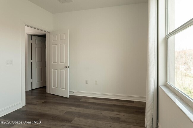 Building Photo - 1800 Noel Pl