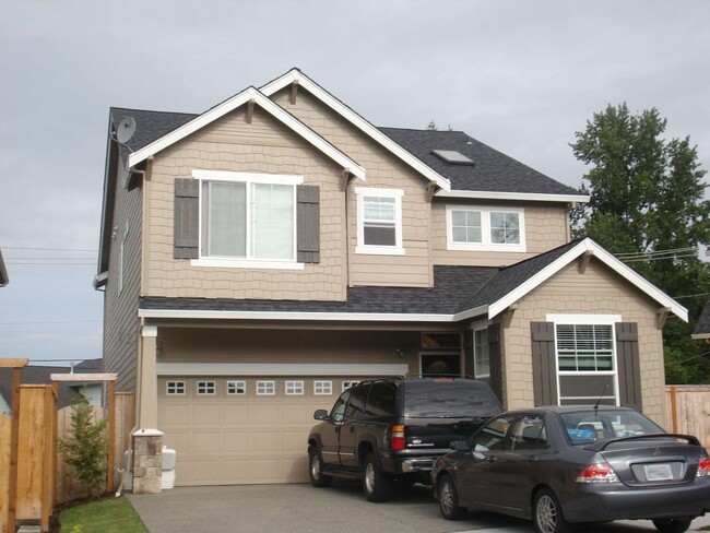Primary Photo - Large 4 Bed 2.5 Bath Home in Northern Salm...
