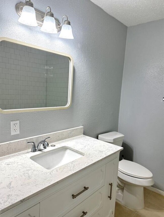 Building Photo - 4515 Oxford St